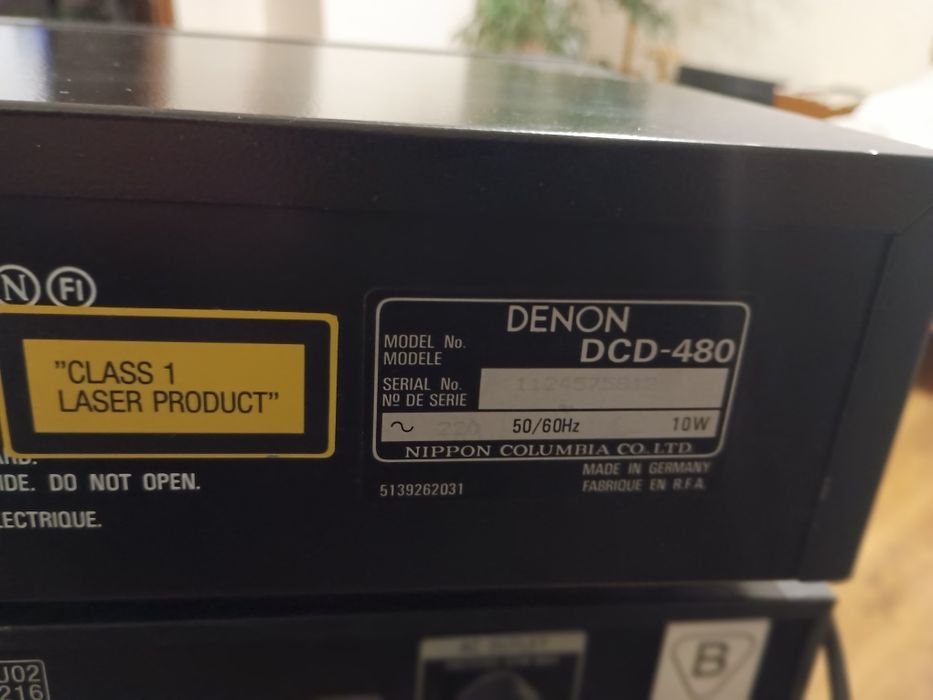 Sony - amplituner
 model STR - D565