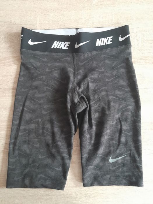 Spodenki kolarki nike XS