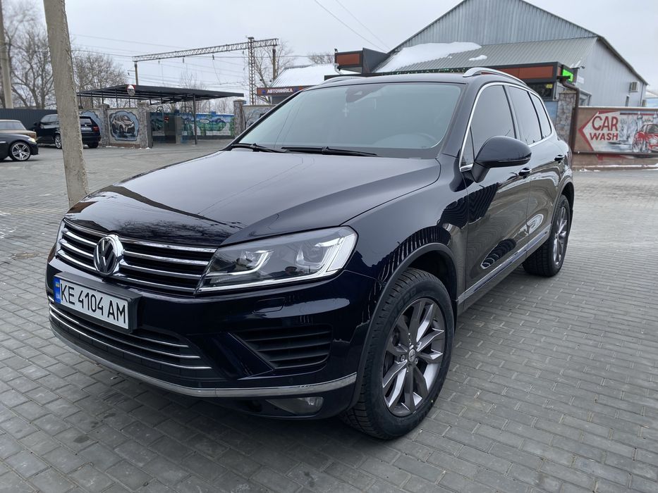 TOUAREG 2016 року бензин