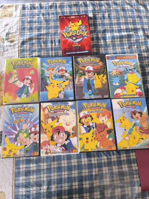 Varias coleções Pokémon