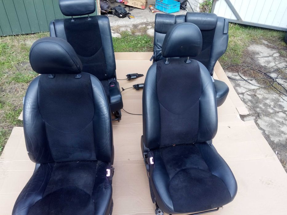 TOYOTA RAV4 III 06-12 fotele fotel przód tył skóra alcantara grzane