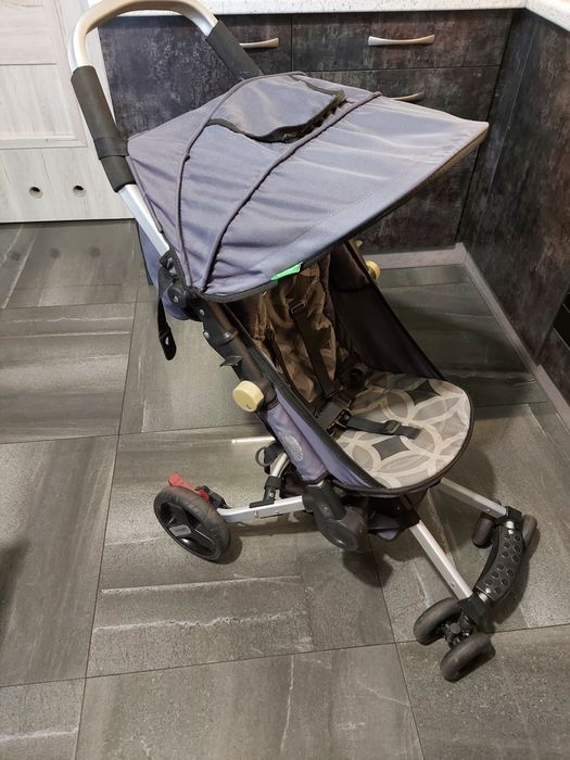 Wozek spacerowy Quick smart. Skladany do małych rozmiarów.