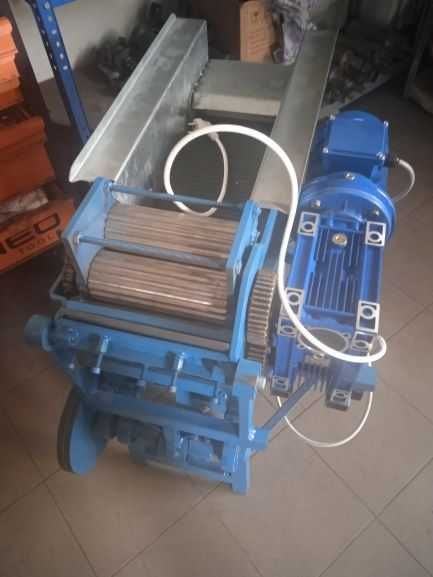 Maszyna  rolnicza gilotyna do stripsa  tytoniu