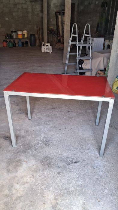 Mesa cozinha com tampo em vidro