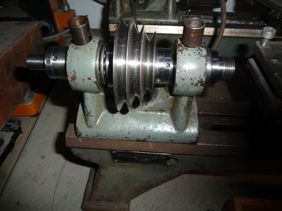 Настольный токарный станок