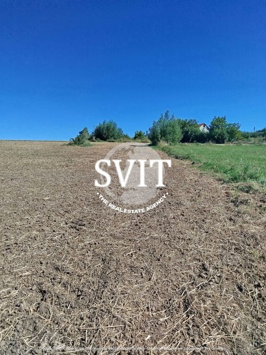 Продам земельну ділянку поблизу Solar