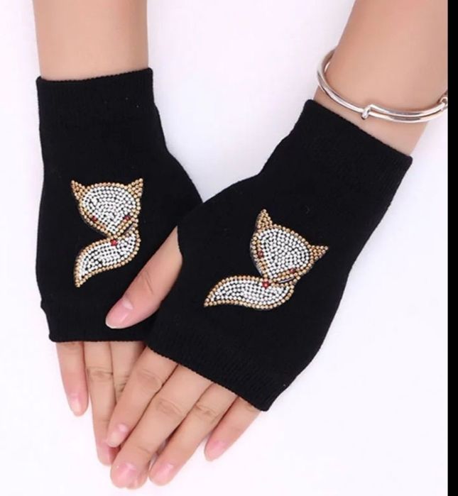 Śliczne mitenki z błyszczącym liskiem