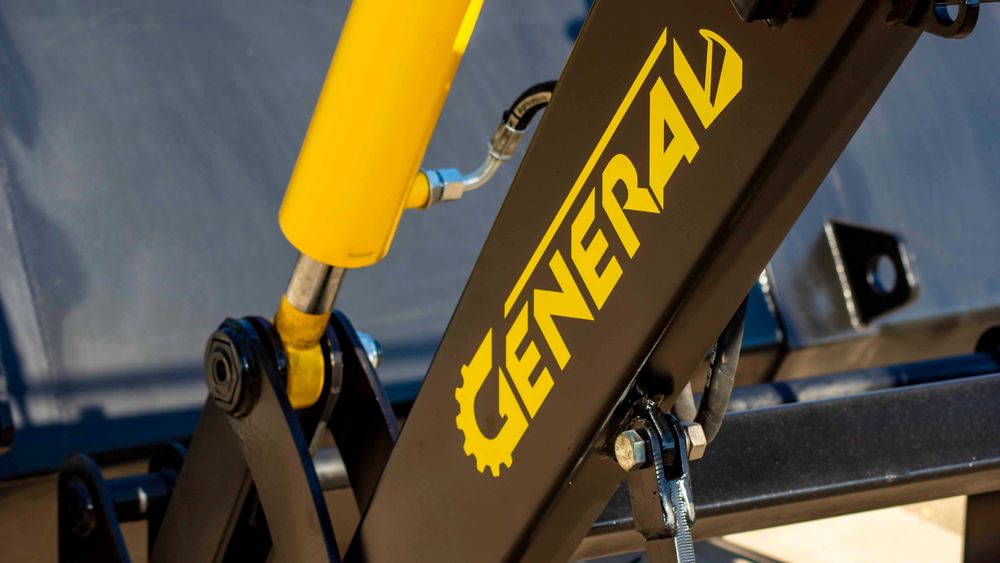 Погрузчик быстросъёмный General X КУН на трактор МТЗ с ковшом 1,5 м