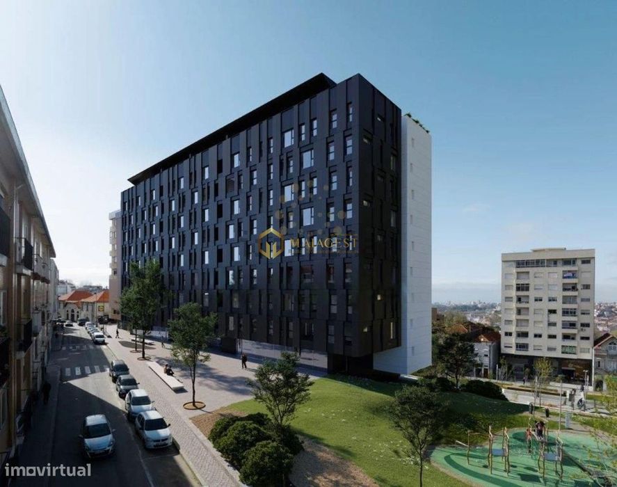 Loja com lugar de garagem para Venda no Centro de Gaia