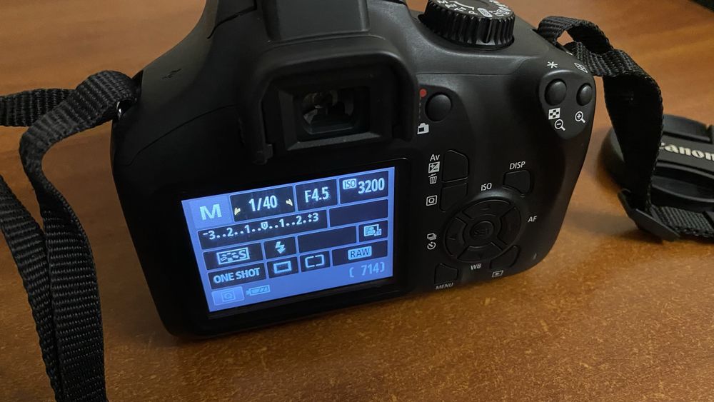 Фотоапарат Canon професійний з об’єктивом та акумулятором | Повністю справний, відмінний стан
