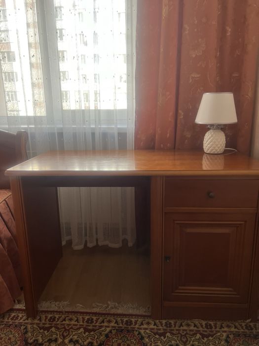 Продам стіл з натурального дерева