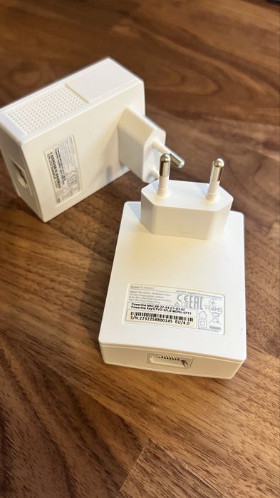 TP-LINK AV1000 wifi extender
