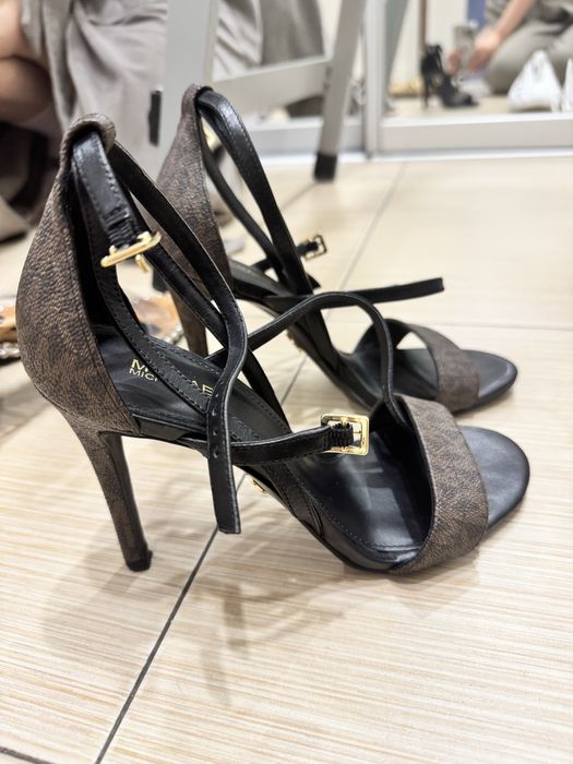 Туфлі Michael Kors на підборах (розмір 36)