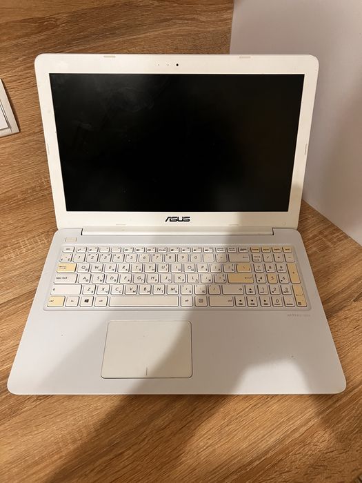 Ноутбук asus e502s