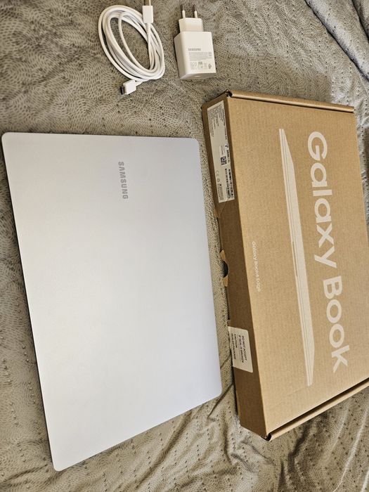 Laptop Samsung Galaxy Book4 Edge 750XQB-KA2 win11  16GB RAM / 512GB SSD nowy notebook