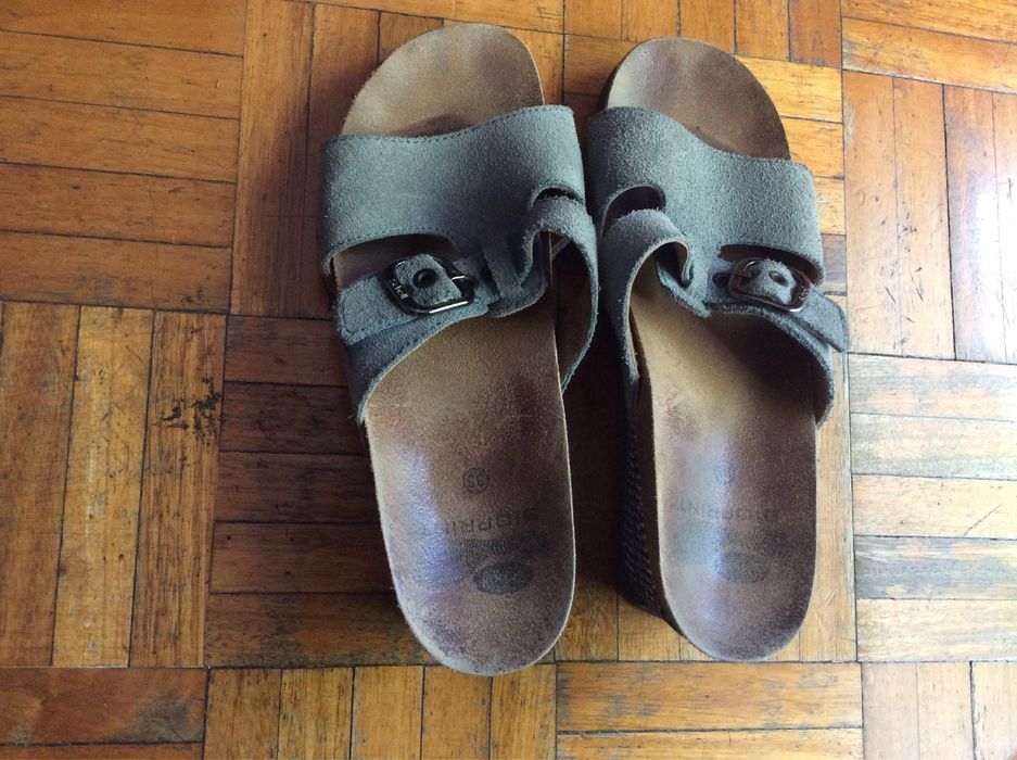 Vendo sandálias ortopedicos em bom estado