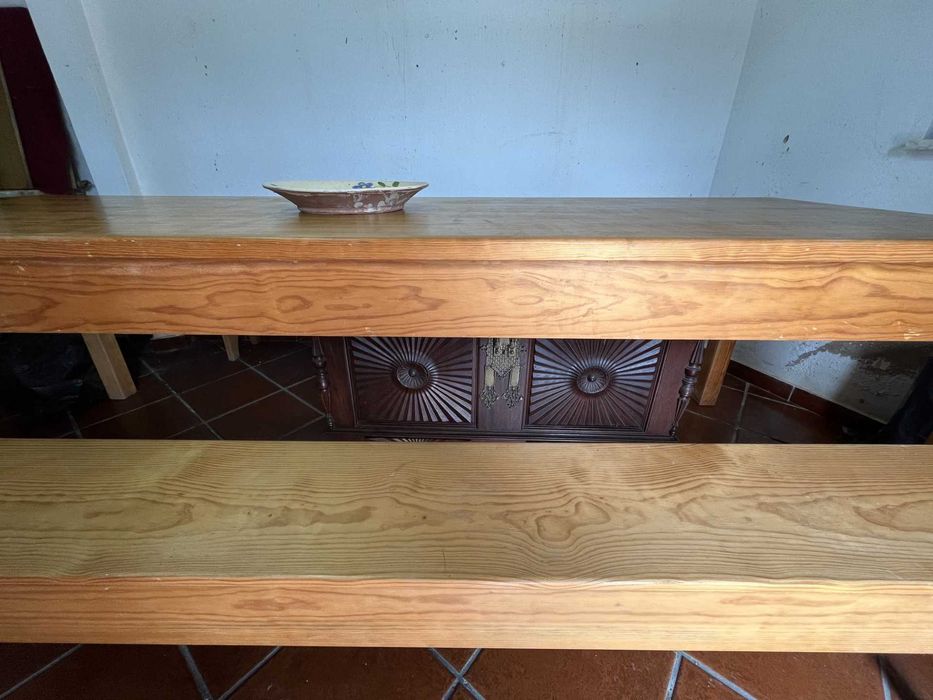 Mesa grande madeira maciça (280cm) + 2 bancos corridos