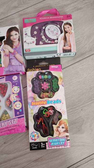 4 zestawy do robienia bransoletek