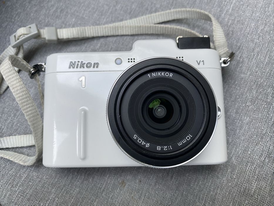 Zestaw Nikon 1v1 + obiektyw