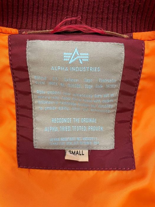 Бордовий бомбер Alpha Industries