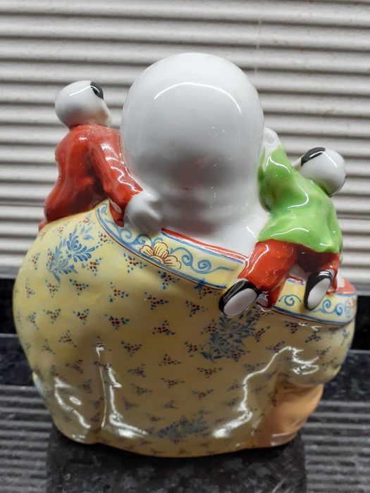 Buda c/ crianças porcelana chinesa policromado (grande baixa de preço)