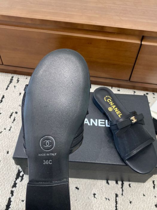 Klapki Chanel