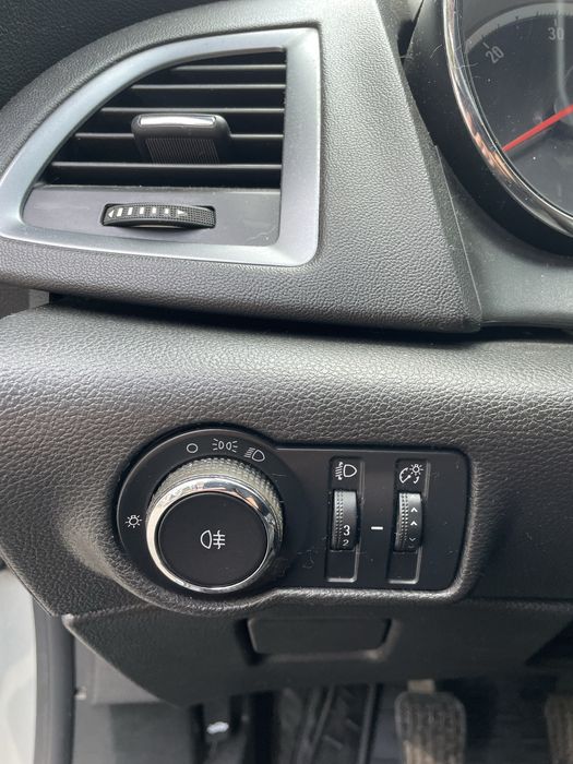 Продам Opel Astra J