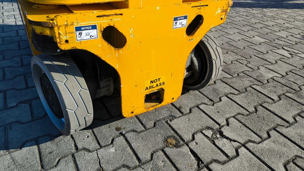 Podnośnik masztowy JLG 1230 ES Rok produkcji 2015