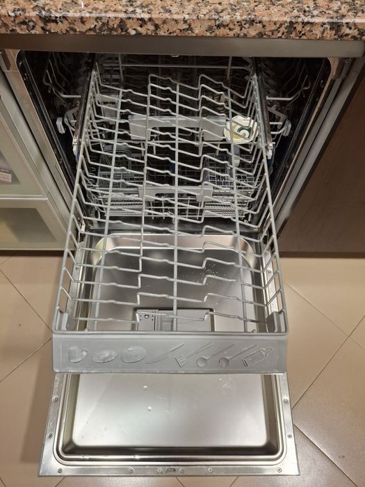 MÁXIMA CAPACIDADE: Máquina Loiça Candy Inox 16 Conjuntos