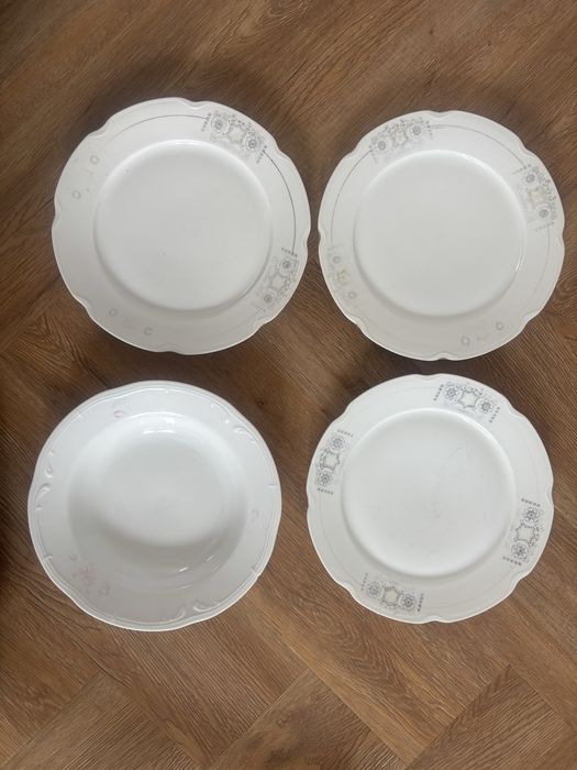 Zestaw talerzy vintage PRL głęboki Włocławek płytkie porcelana z Czechosłowacji 4 sztuki
