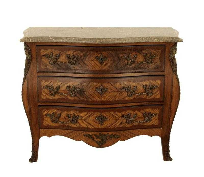 Cómoda estilo Luís XV