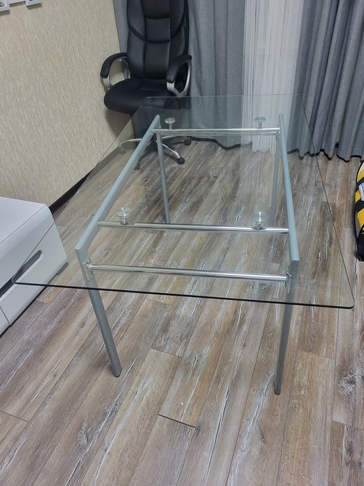 Стіл скляний 1600x900 0,8 товщ.