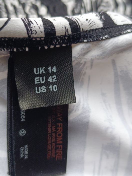 Купальник суцільний  р.M.