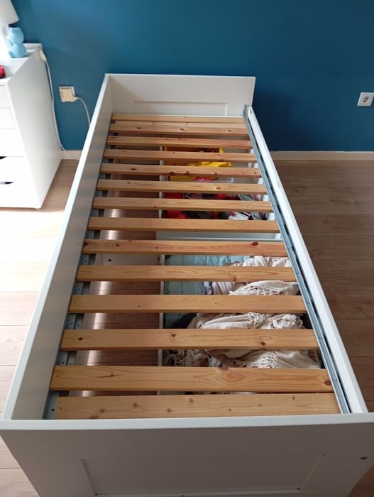 Cama modelo IKEA BRIMNES