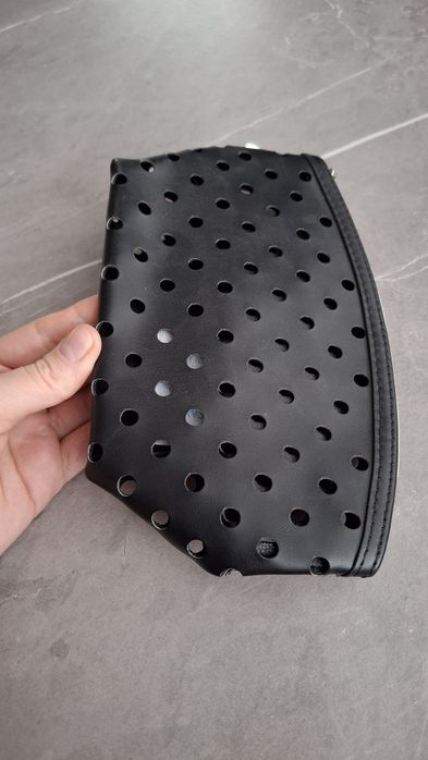 Косметичка від бренду LANCOME