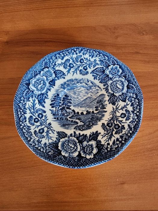 Prato Enoch Wedgwood Lochs of Scotland