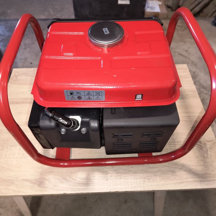 Agregat Prądotwórczy Einhell 680W 230V Czerwony