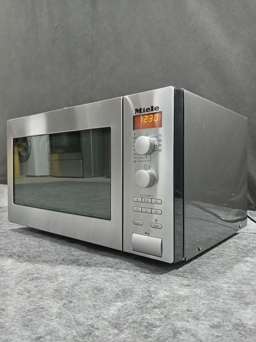 Мікрохвильовка Miele M 8201-1