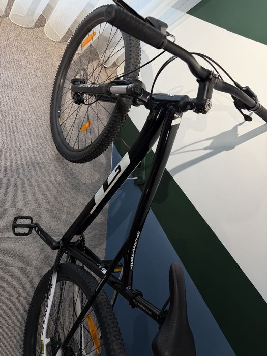 Велосипед 29" GT Avalanche Elite  новий розмір Л чорний