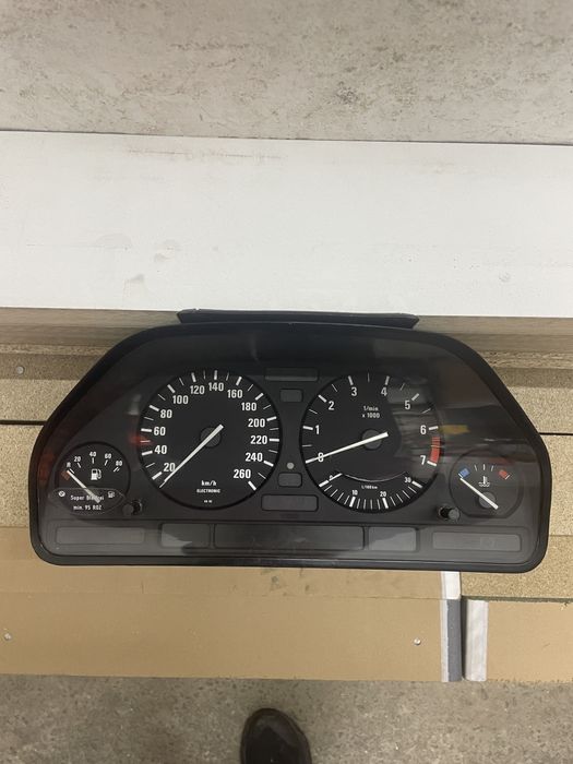 Приборка(спідометр) bmw e34