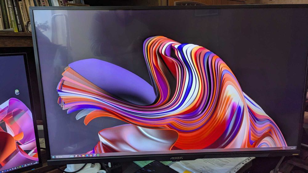 Монітор 43" AORUS FV43U 4K 144Hz