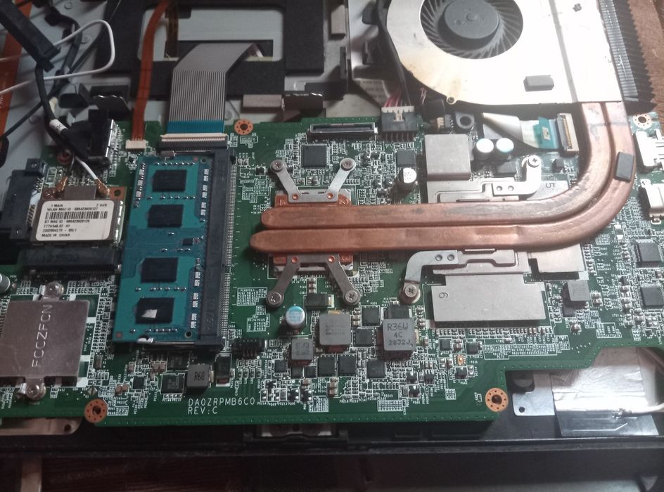 Acer Aspire V5-551 (AMD A6 + Radeon) — 2012 р.