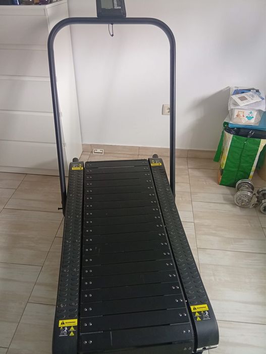 Bodytone Assault Runner – Passadeira Curva Profissional