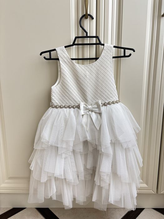 Нарядне плаття , колір айворі