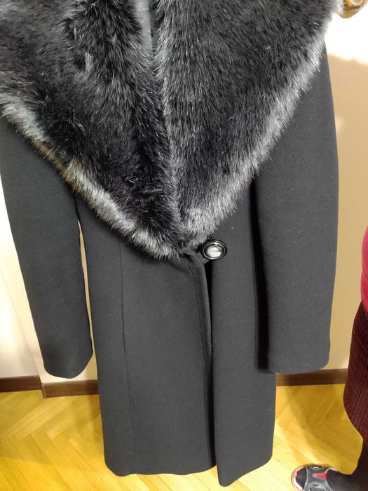 Płaszcz krótki z kołnierzem szalowym