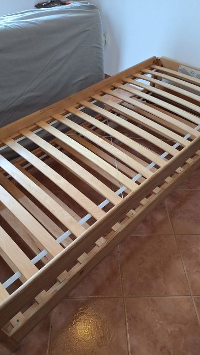 Cama empilhavel Utaker ikea 80x200 + colchão Agotnes
