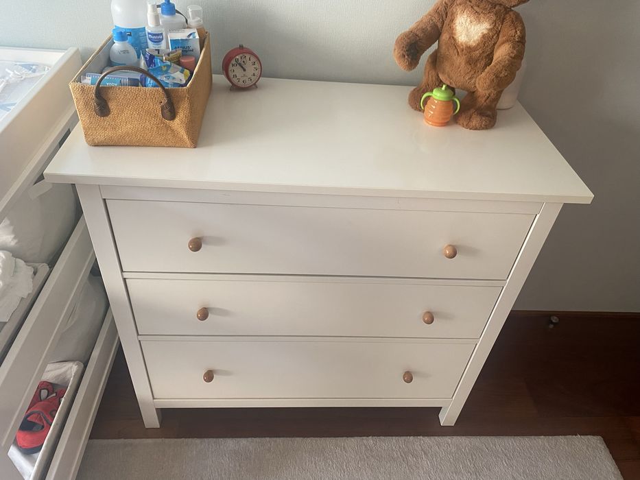 Comoda Ikea Hemnes lacado branco