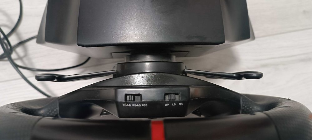 Продам ігрове кермо HORI Racing Wheel Apex