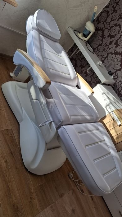 Łóżko kosmetyczne elektryczne.