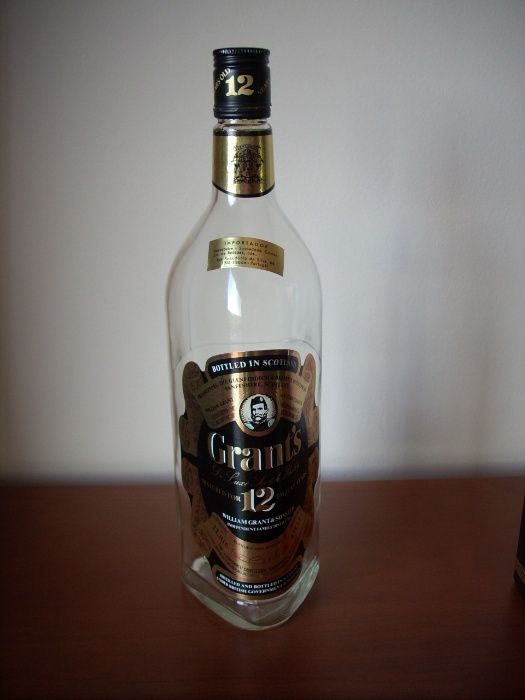 Garrafa antiga Grant's c/ caixa